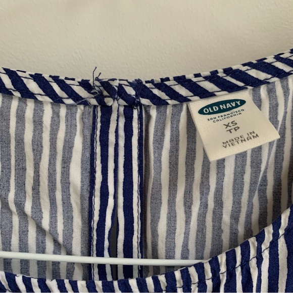 ✨2 for 15$✨ Old navy halter top sleeveless - Picture 2 of 4